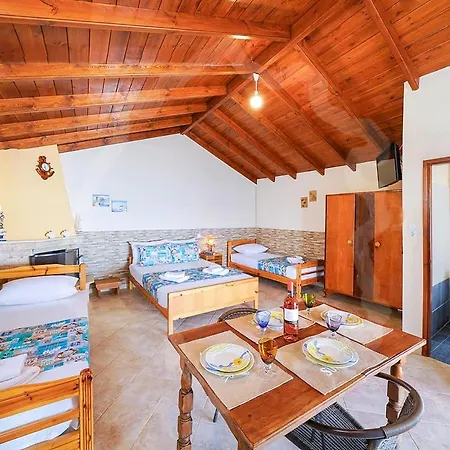 Avgoustos House Daire *