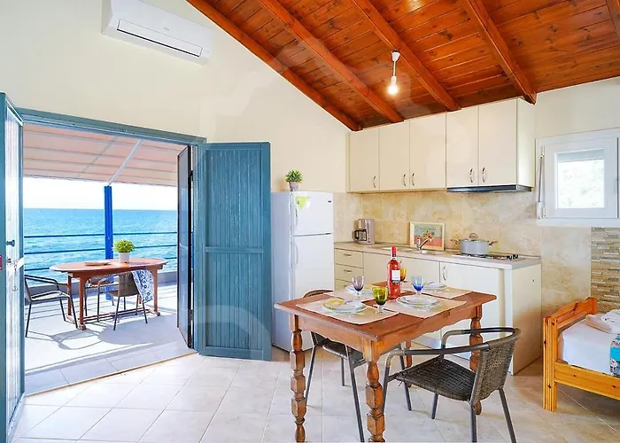 Avgoustos House *
